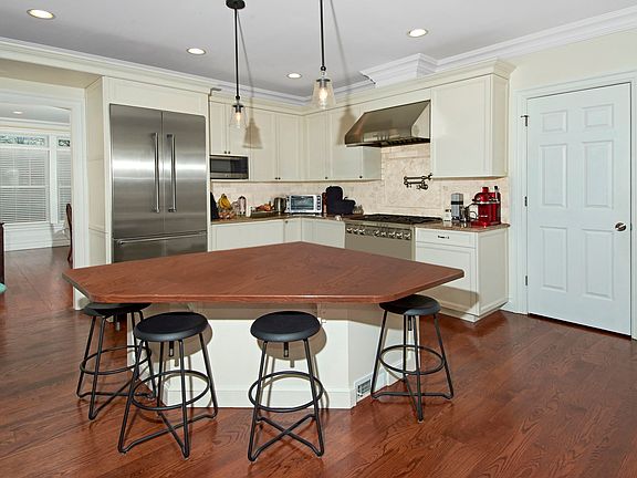 Kitchen Island staged / teak