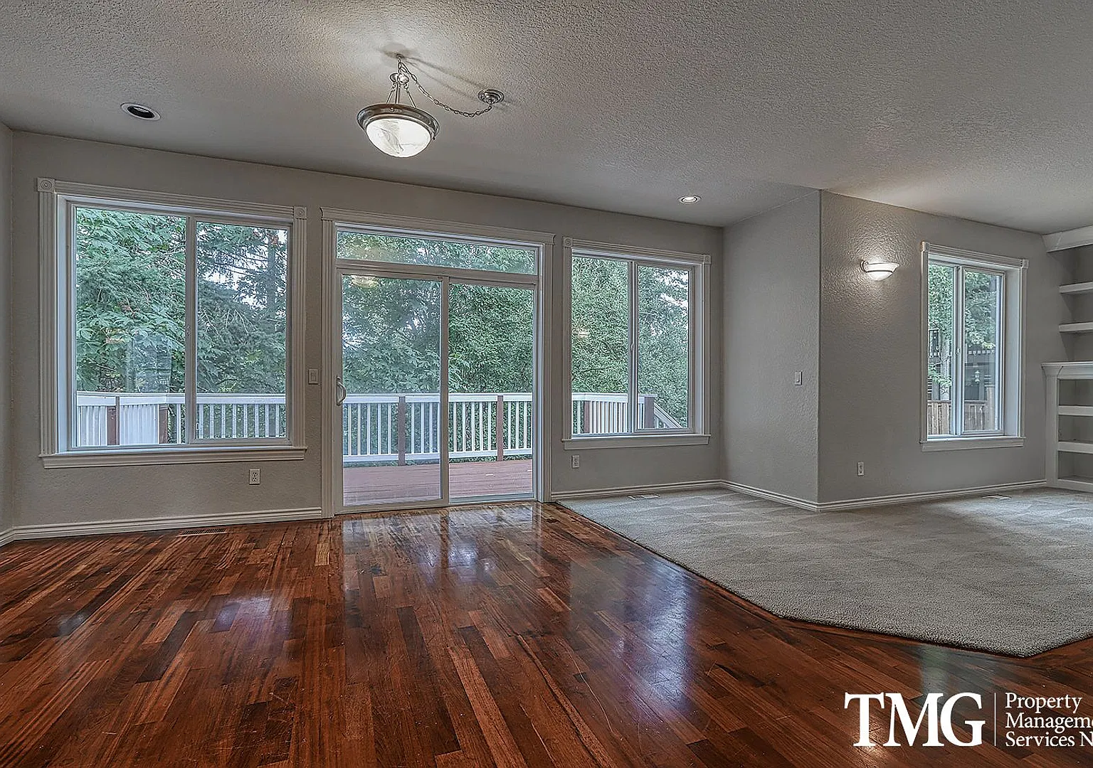 Beautiful 4br/2.5ba home with 3 car garage, deck, AC and more! — Photo 3