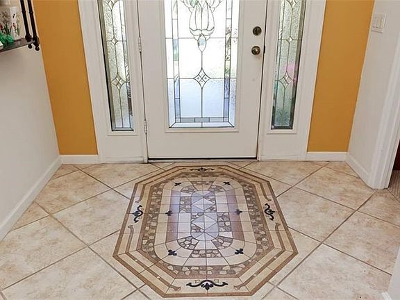 Striking tile set-on-diagnol!