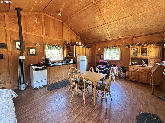 4th image of 60035 Latigo Ln
