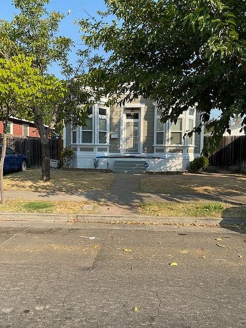 1st image of 335 E Ellis St