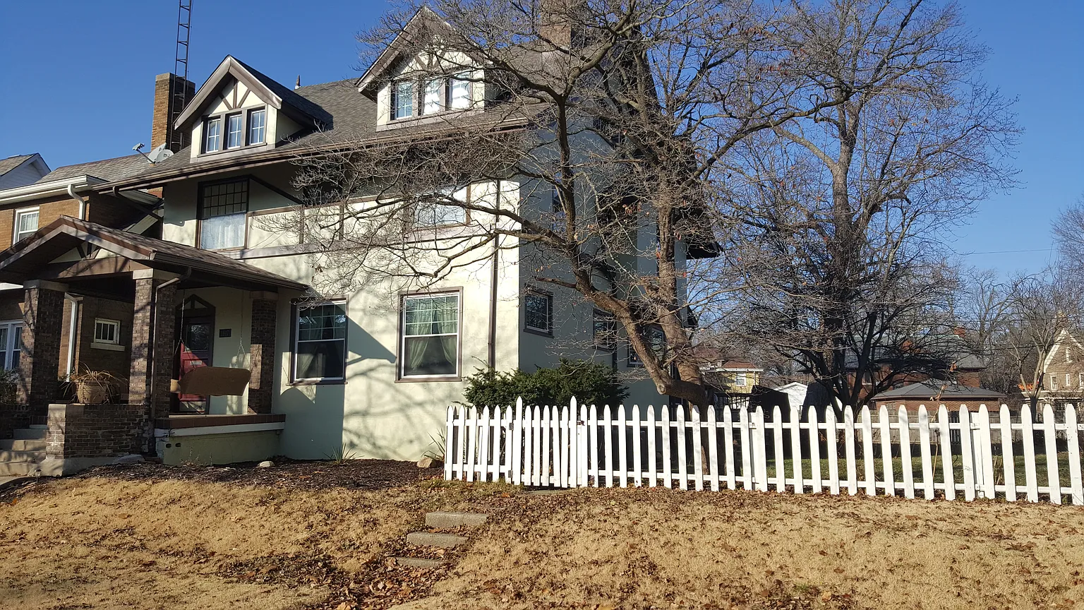 1617 W Columbia Ter photo 1