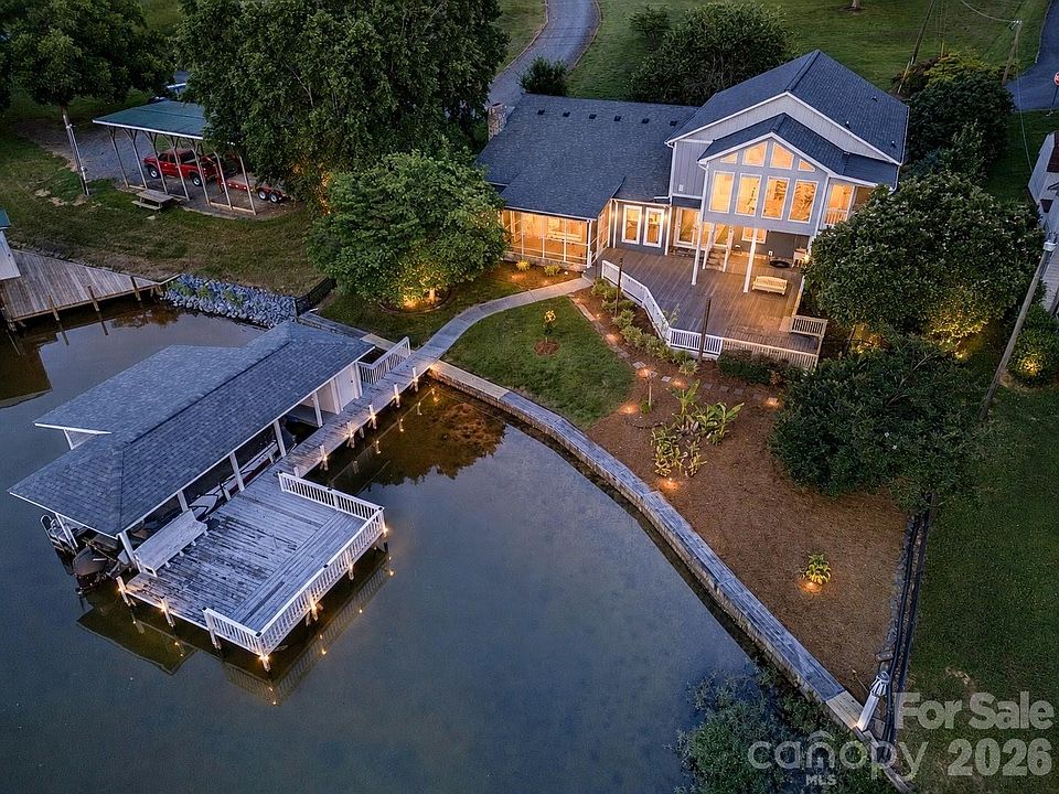 1st image of 47209 Paradise Ln