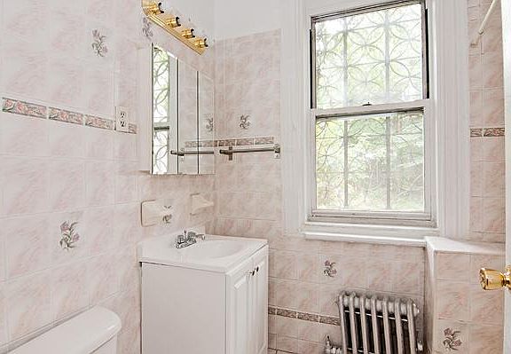 5th image of 584 Washington Ave #2