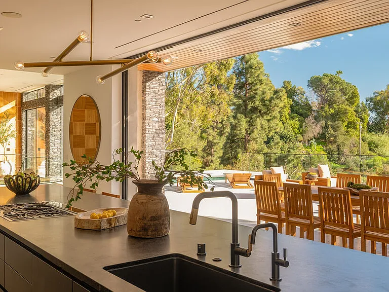 12752 Mulholland Dr — Photo 16