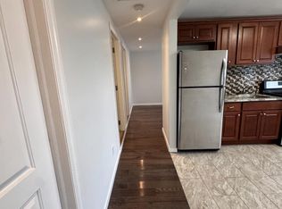 150 N Delaware Ave FLOOR 2, Lindenhurst, NY 11757