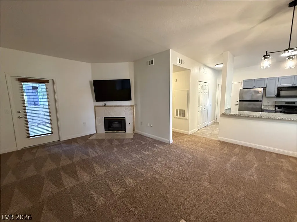 1 bed, 1.0 bath, 744 sqft, $1,450 — Photo 3