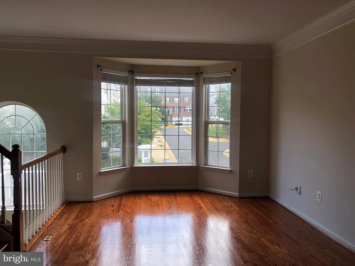 3 bed, 3.5 bath, 1476 sqft, $3,200 — Photo 3