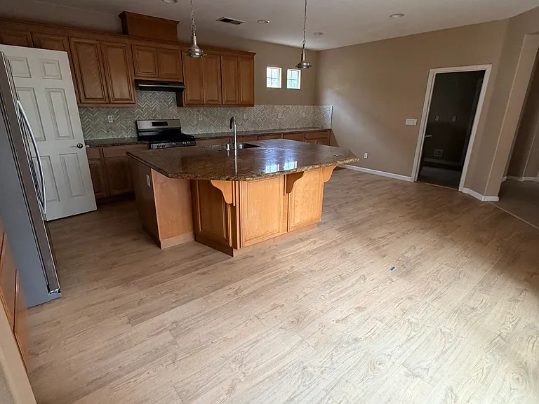 702 N San Marcos Dr — Photo 35