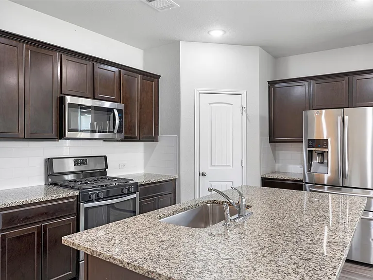 365 Empress Tree Dr — Photo 4
