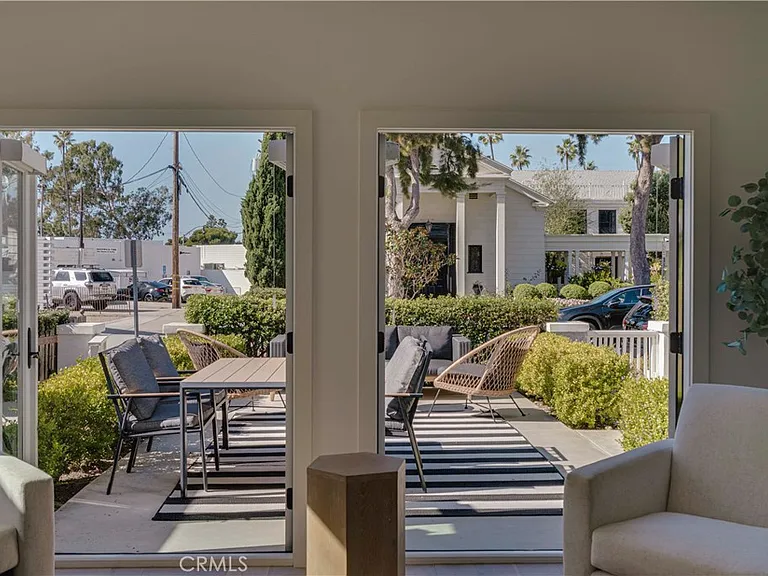 608 Heliotrope Ave — Photo 17