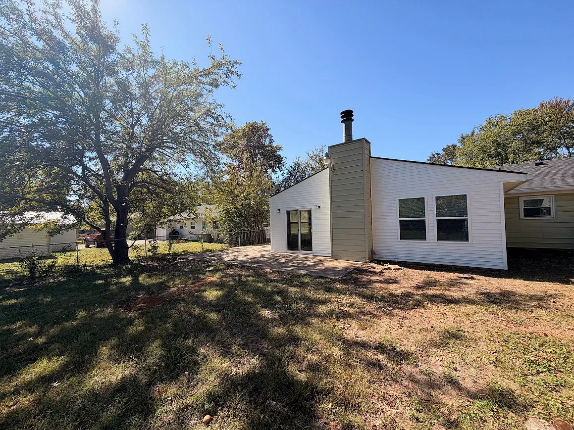 4 bed, 1698 sqft, $1,950 — Photo 2