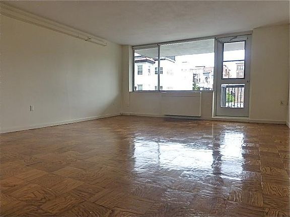 3rd image of 103 Monmouth St #808A