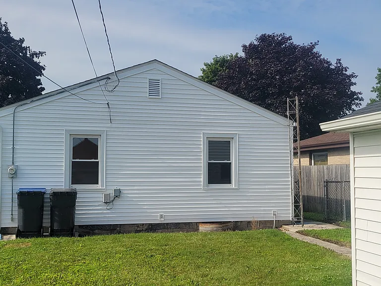 1613 Richard Ave — Photo 3