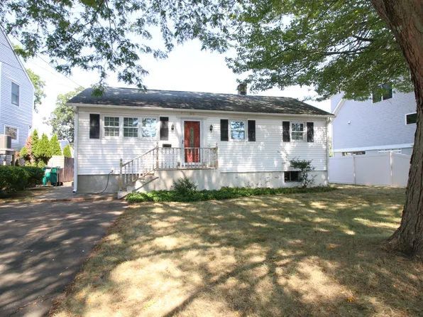 121 Longdean Road, Fairfield, CT 06824