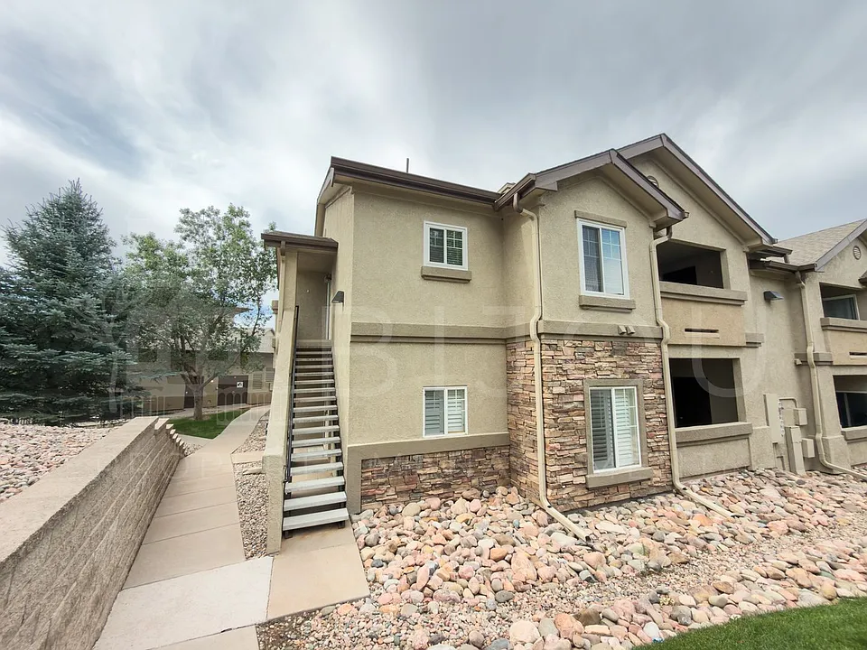 6925 Ash Creek Hts #203