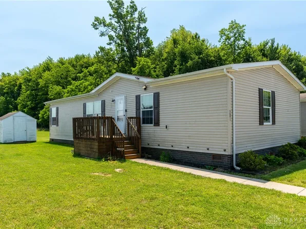 281 Park Meadow Dr, Batavia, OH 45103