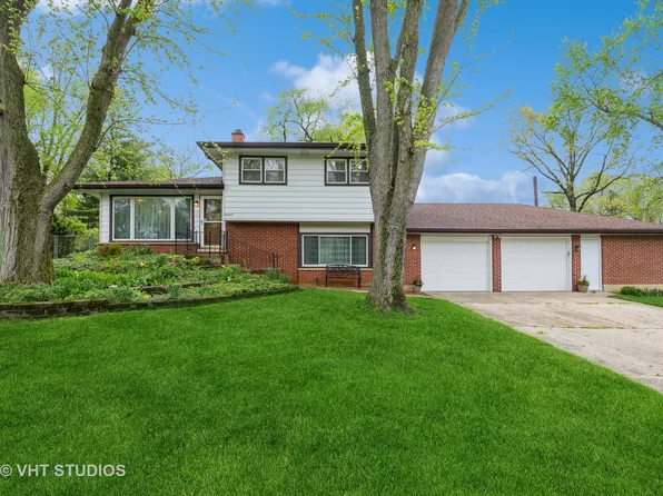 6N325 Essex Ave, Saint Charles, IL 60174