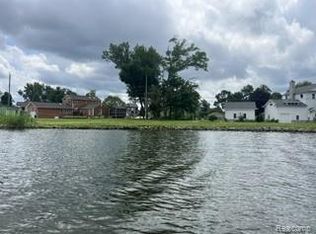 9510 Buckingham White, Lake Michigan, MI 48386