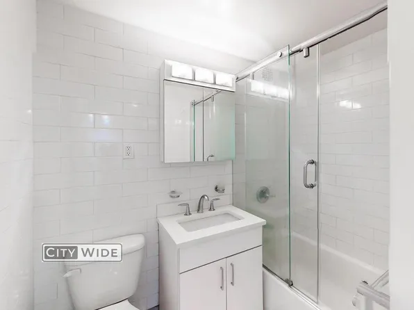 219 East 69th Street image 5 of 9