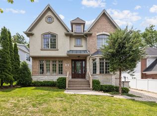 122 W 5th St, Hinsdale, IL 60521