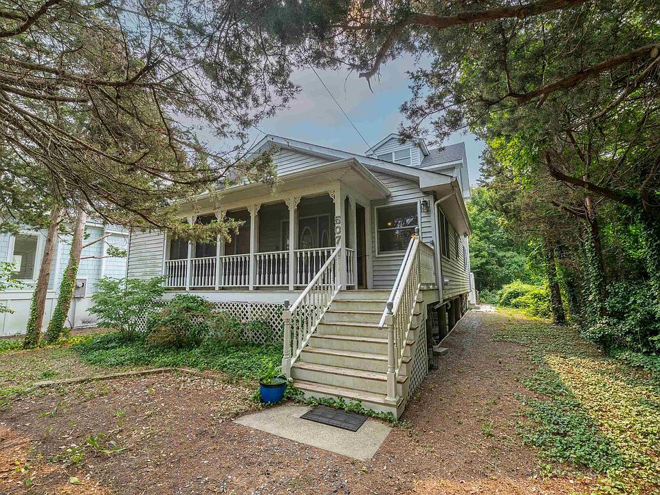 1st image of 507 E Lake Dr