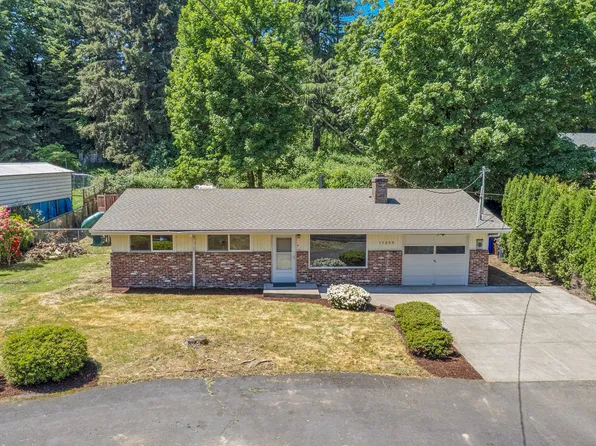 17055 SE Webster Rd, Gladstone, OR 97027