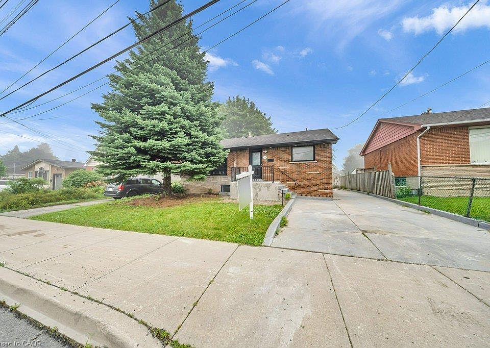 1st image of 441 W 5th St