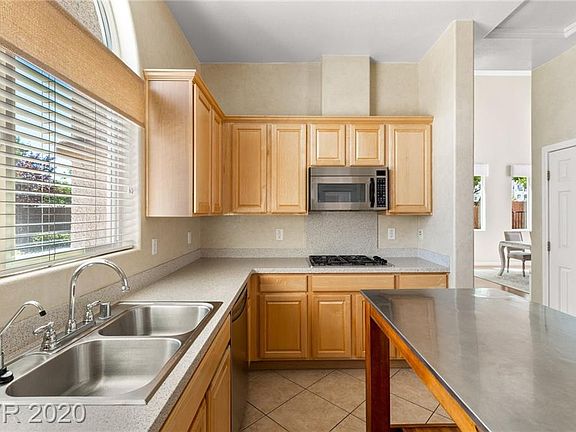 3rd image of 10494 Rose Park Ave
