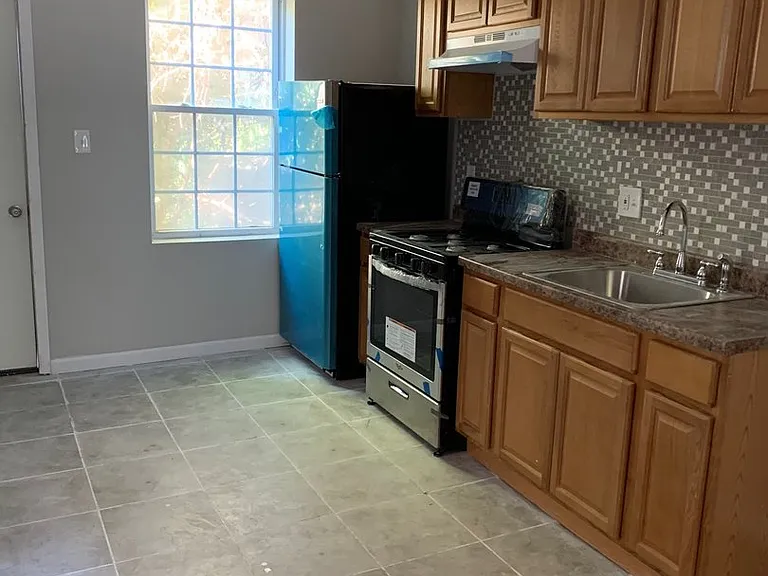 6114 Belfield Ave — Photo 5