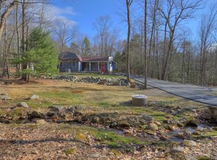 16 Simons Rd, Pine Bush, NY 12566