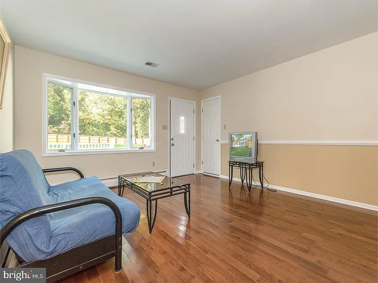 412 Norristown Rd — Photo 19