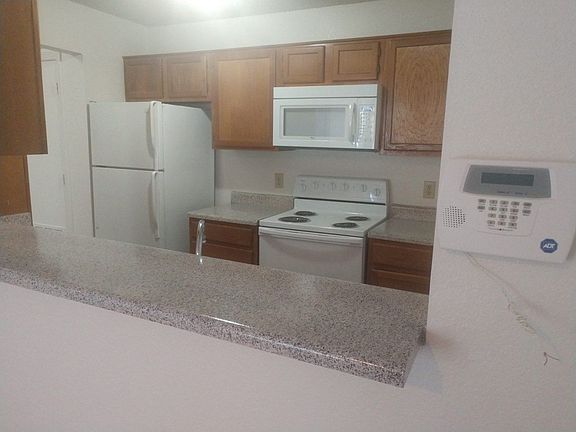 4th image of 1204 Heron Ct