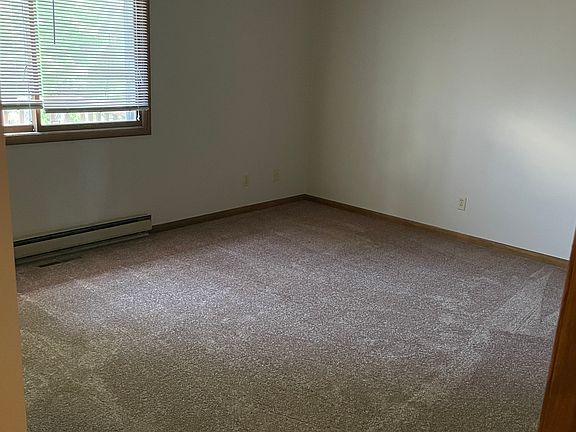4th image of 2917 Beverly Hills Dr #2