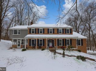 332 Laurel Dr, York, PA 17406