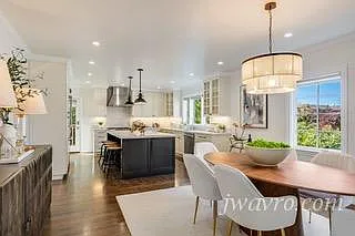 325 Moncada Way — Photo 5