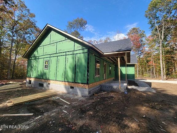 4th image of 123 Barrett Ln
