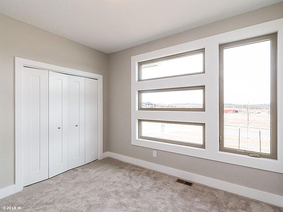 3rd image of 1465 S Arrowleaf Ln