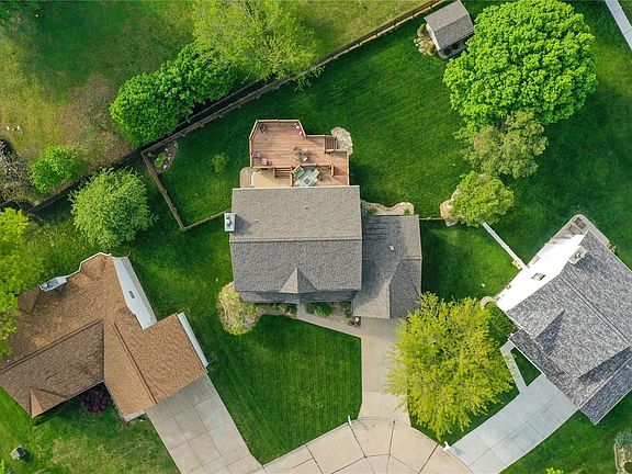 3rd image of 1917 Timberwood Crossing Dr