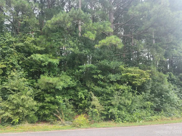 24 Shoreline Loop, Mooresville, NC 28117