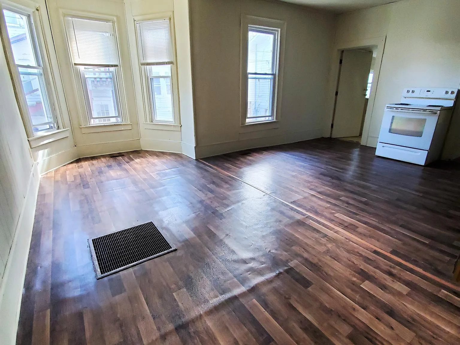 1 bed, 900 sqft, $725 — Photo 2