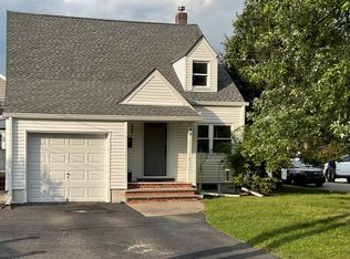 90 Davis Ave, Hackensack, NJ 07601