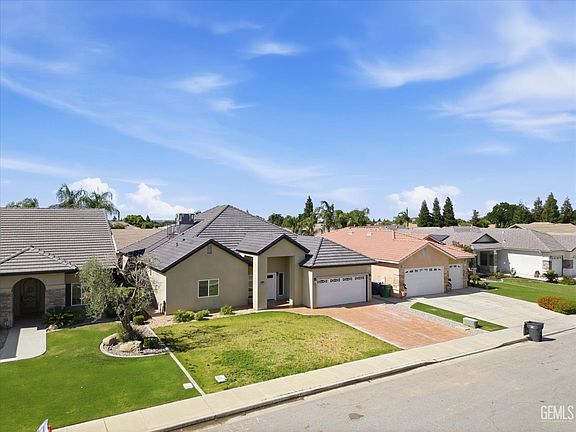 2nd image of 547 Shady Meadow Ct