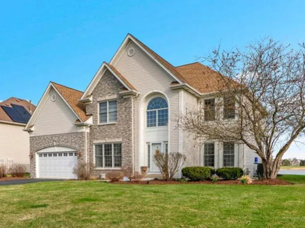 415 Mallard Point Dr, North Aurora, IL 60542