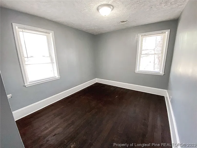 210 E 16th St #1 — Photo 12