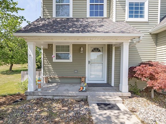 3rd image of 27120 Birmingham Ct