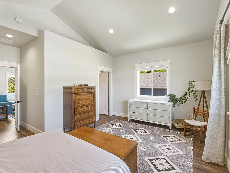 317 Meadow Dr — Photo 25