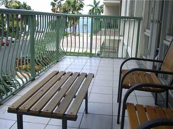 5th image of 1408 SE Bayshore Dr APT 316