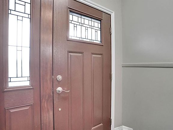 3rd image of 436 W Huntley Way NE