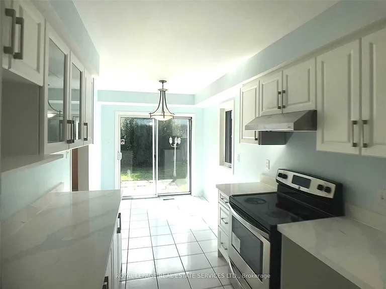 5252 Bushelgrove Cir — Photo 4